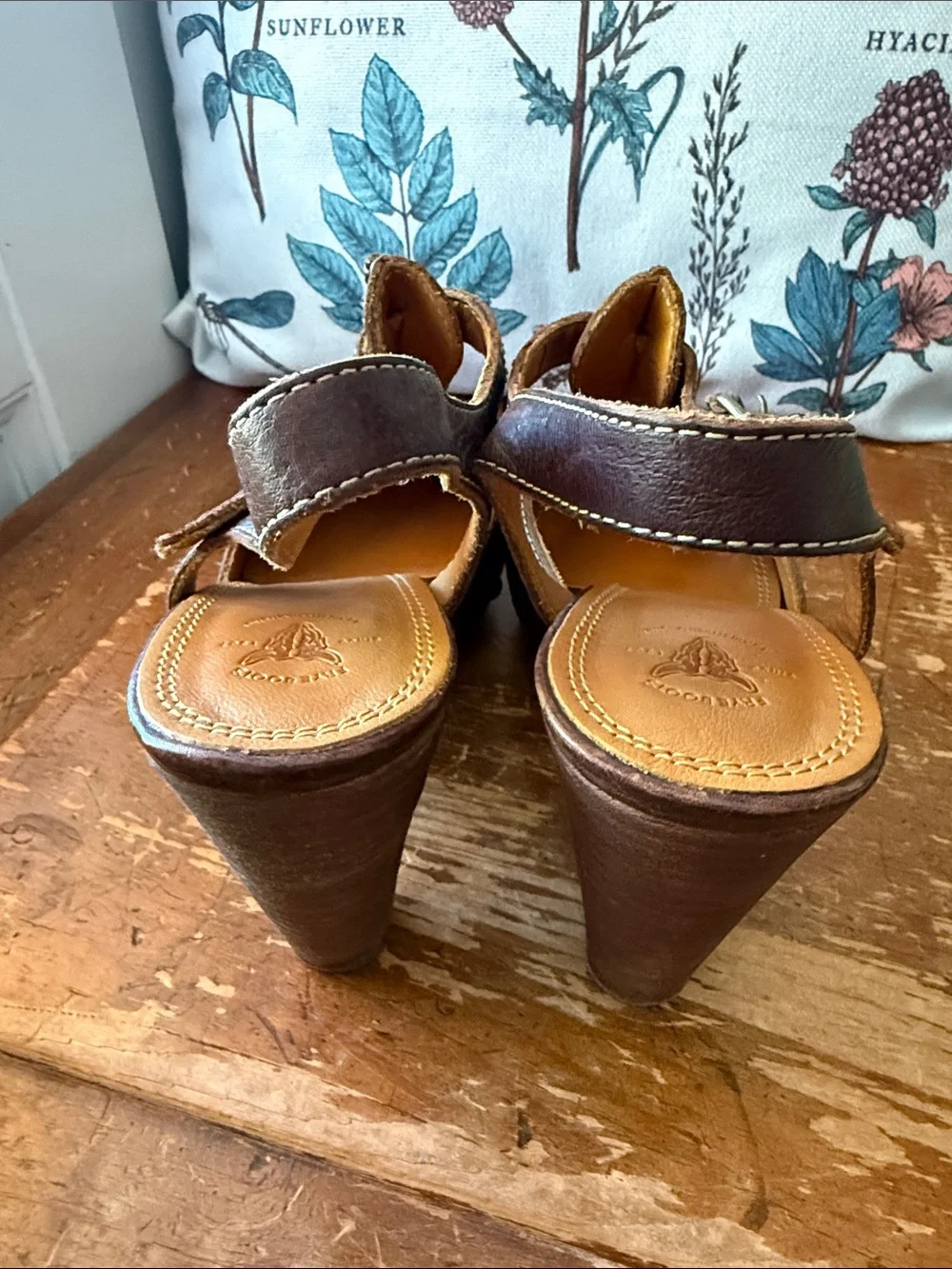 FRYE REESE T-STRAP LEATHER STUDDED WOODEN PLATFORM